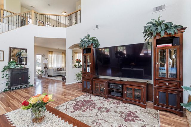 5801 Mesa Sombra Place NW, Albuquerque, NM 87120