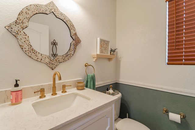 5801 Mesa Sombra Place NW, Albuquerque, NM 87120