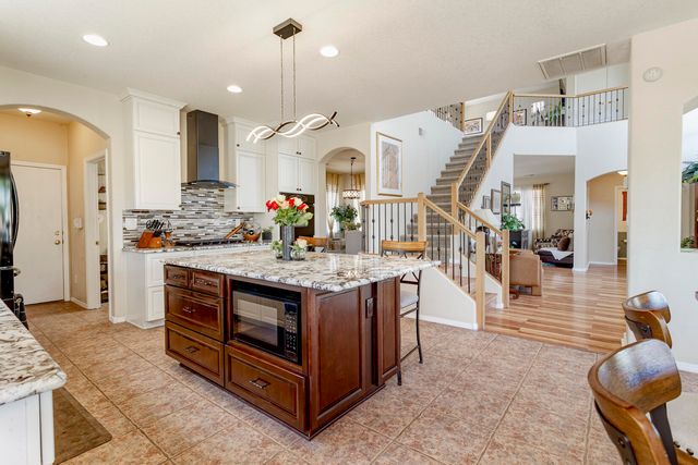 5801 Mesa Sombra Place NW, Albuquerque, NM 87120
