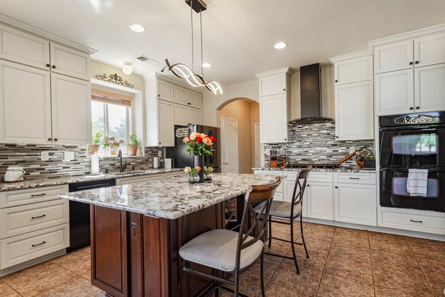 5801 Mesa Sombra Place NW, Albuquerque, NM 87120
