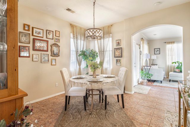 5801 Mesa Sombra Place NW, Albuquerque, NM 87120