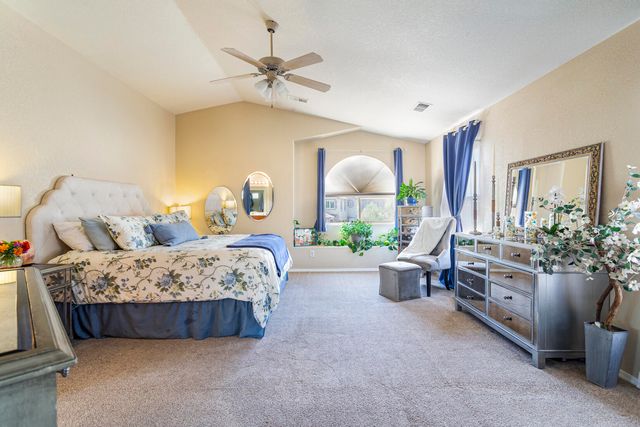 5801 Mesa Sombra Place NW, Albuquerque, NM 87120