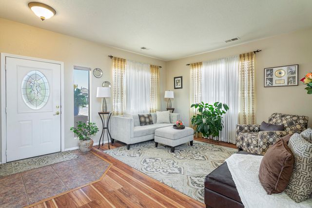5801 Mesa Sombra Place NW, Albuquerque, NM 87120