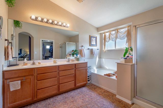 5801 Mesa Sombra Place NW, Albuquerque, NM 87120