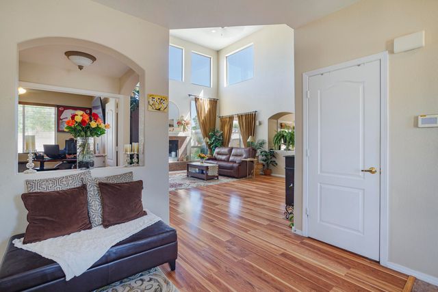 5801 Mesa Sombra Place NW, Albuquerque, NM 87120