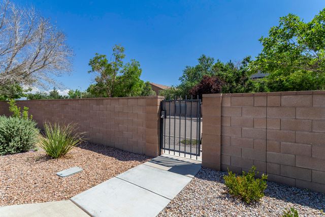 5801 Mesa Sombra Place NW, Albuquerque, NM 87120