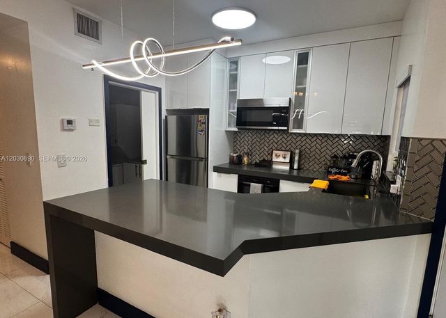 18306 NW 68th Ave A, Hialeah, FL 33015