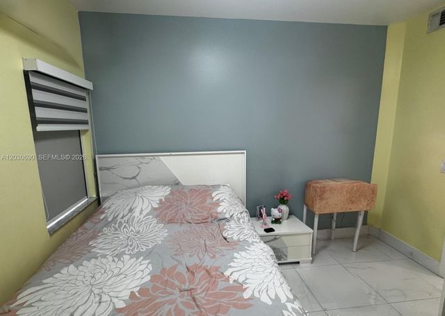 18306 NW 68th Ave A, Hialeah, FL 33015