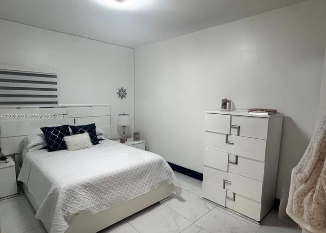 18306 NW 68th Ave A, Hialeah, FL 33015