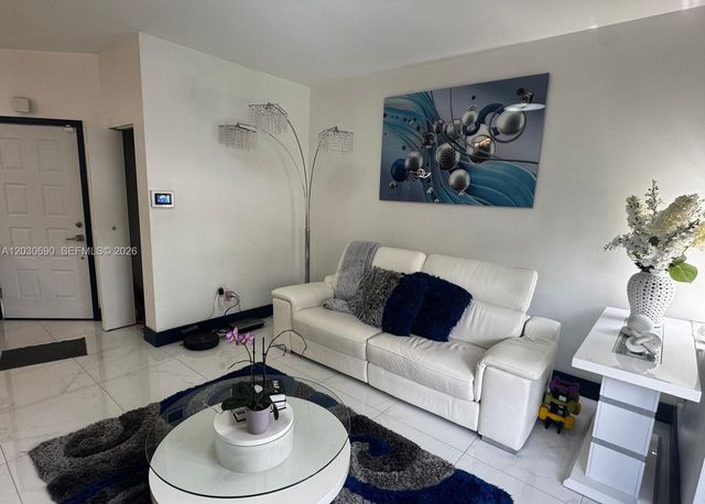 18306 NW 68th Ave A, Hialeah, FL 33015
