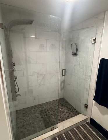 18306 NW 68th Ave A, Hialeah, FL 33015