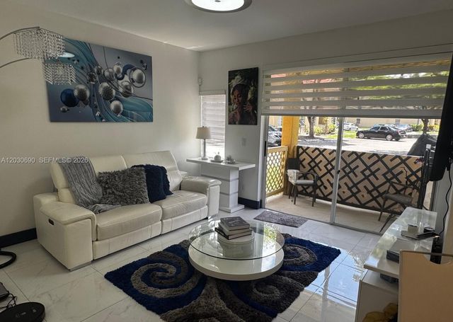 18306 NW 68th Ave A, Hialeah, FL 33015