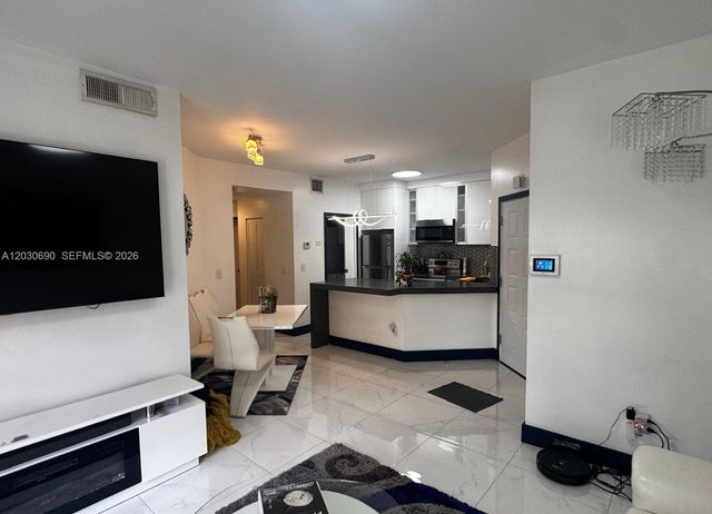18306 NW 68th Ave A, Hialeah, FL 33015