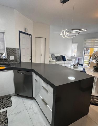 18306 NW 68th Ave A, Hialeah, FL 33015