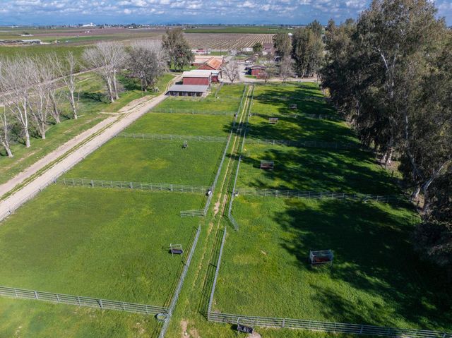 14901 S Highland Ave, Selma, CA 93662