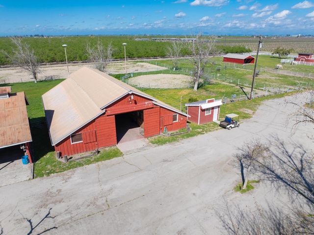 14901 S Highland Ave, Selma, CA 93662