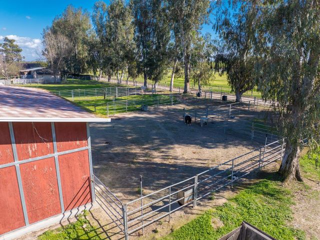 14901 S Highland Ave, Selma, CA 93662