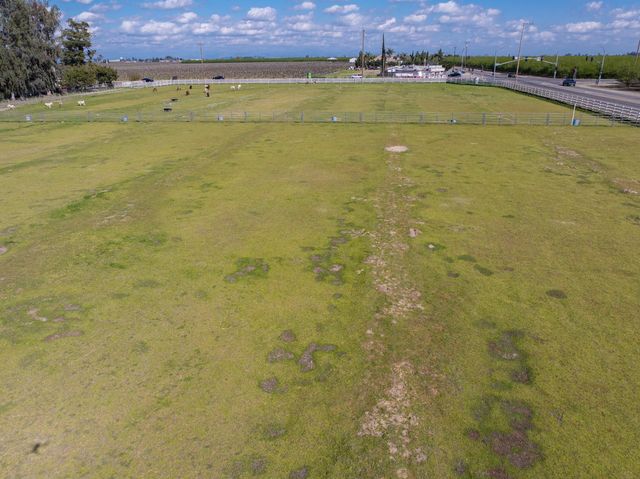 14901 S Highland Ave, Selma, CA 93662