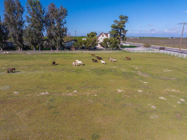 14901 S Highland Ave, Selma, CA 93662