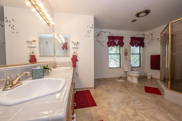 14901 S Highland Ave, Selma, CA 93662