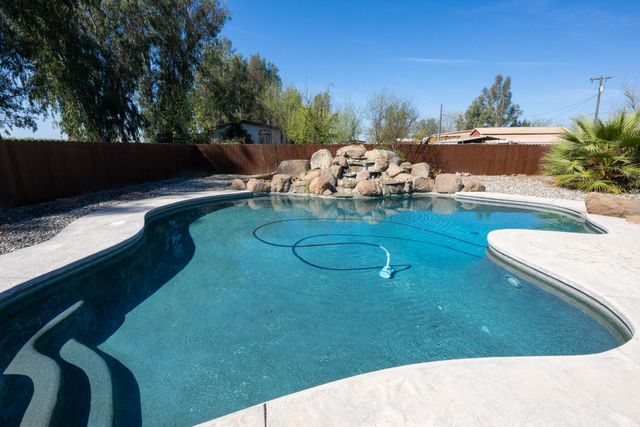 14901 S Highland Ave, Selma, CA 93662