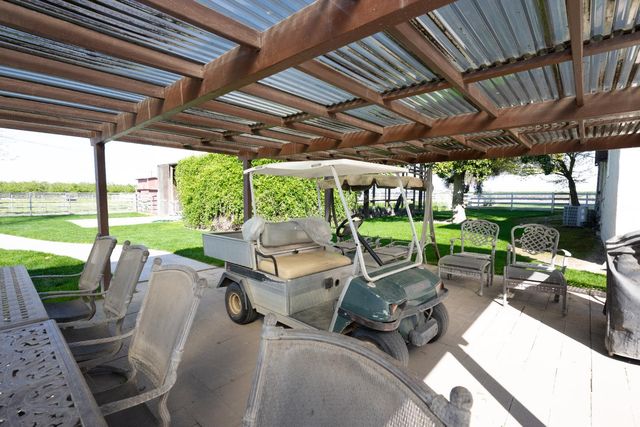 14901 S Highland Ave, Selma, CA 93662