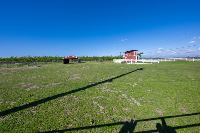 14901 S Highland Ave, Selma, CA 93662