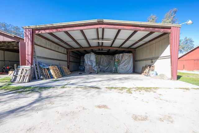 14901 S Highland Ave, Selma, CA 93662