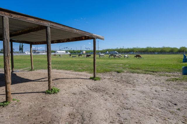 14901 S Highland Ave, Selma, CA 93662