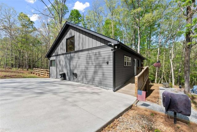 162 Hickory Ridge Drive, Cleveland, GA 30528