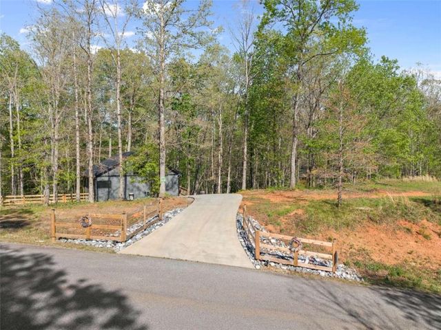 162 Hickory Ridge Drive, Cleveland, GA 30528