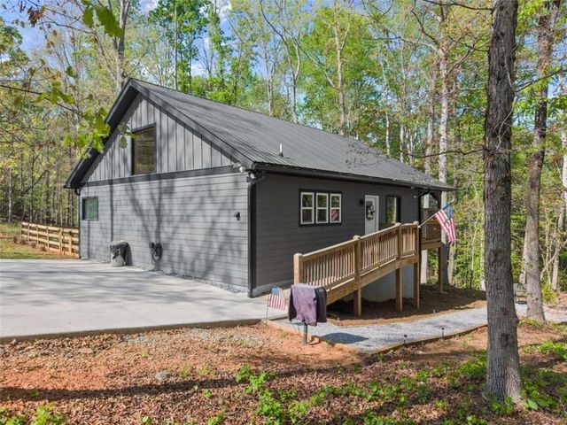 162 Hickory Ridge Drive, Cleveland, GA 30528