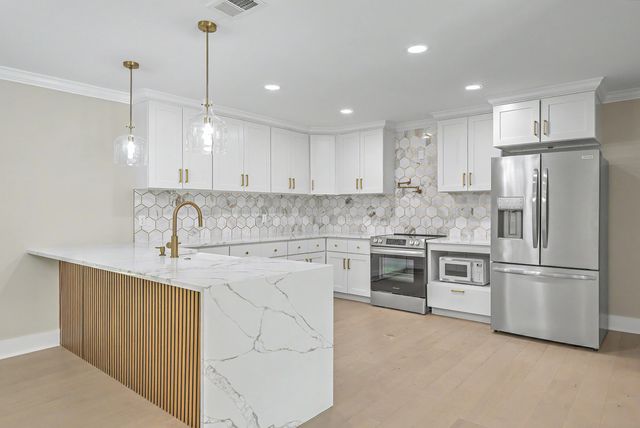 234 Columbia Drive, Ladson, SC 29456