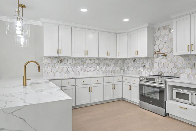 234 Columbia Drive, Ladson, SC 29456