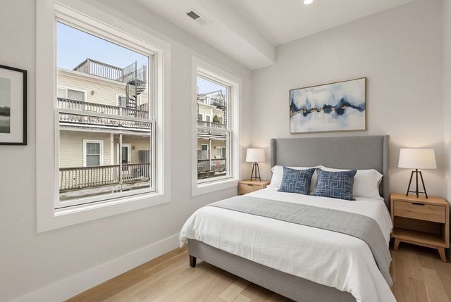 147 W 8th St, Boston, MA 02127