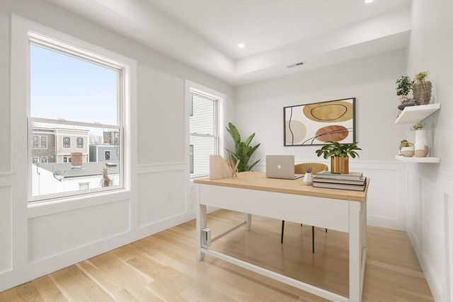 147 W 8th St, Boston, MA 02127