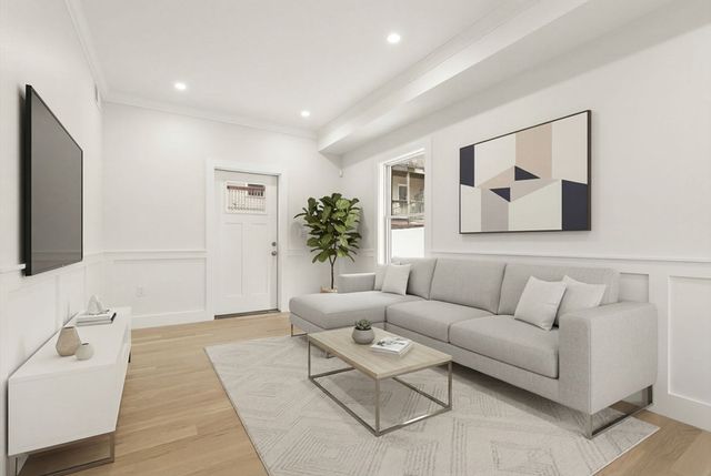 147 W 8th St, Boston, MA 02127