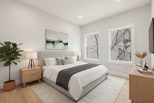 147 W 8th St, Boston, MA 02127