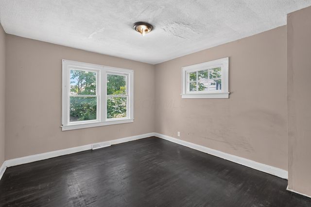 550 Wrexham Avenue, Columbus, OH 43223