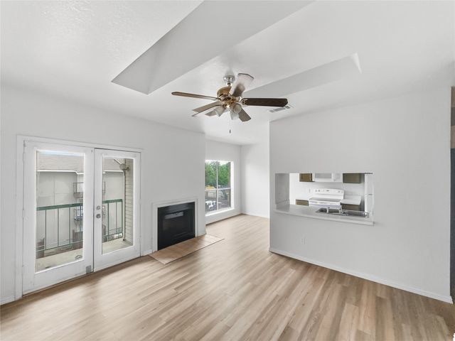 7126 Holly Hill Drive 304, Dallas, TX 75231
