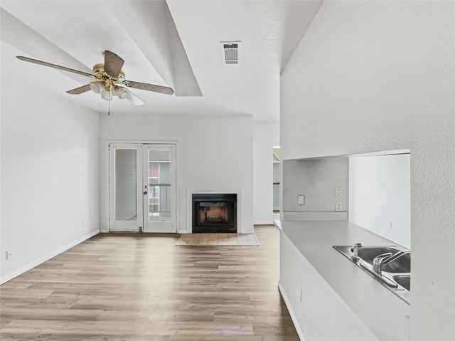 7126 Holly Hill Drive 304, Dallas, TX 75231