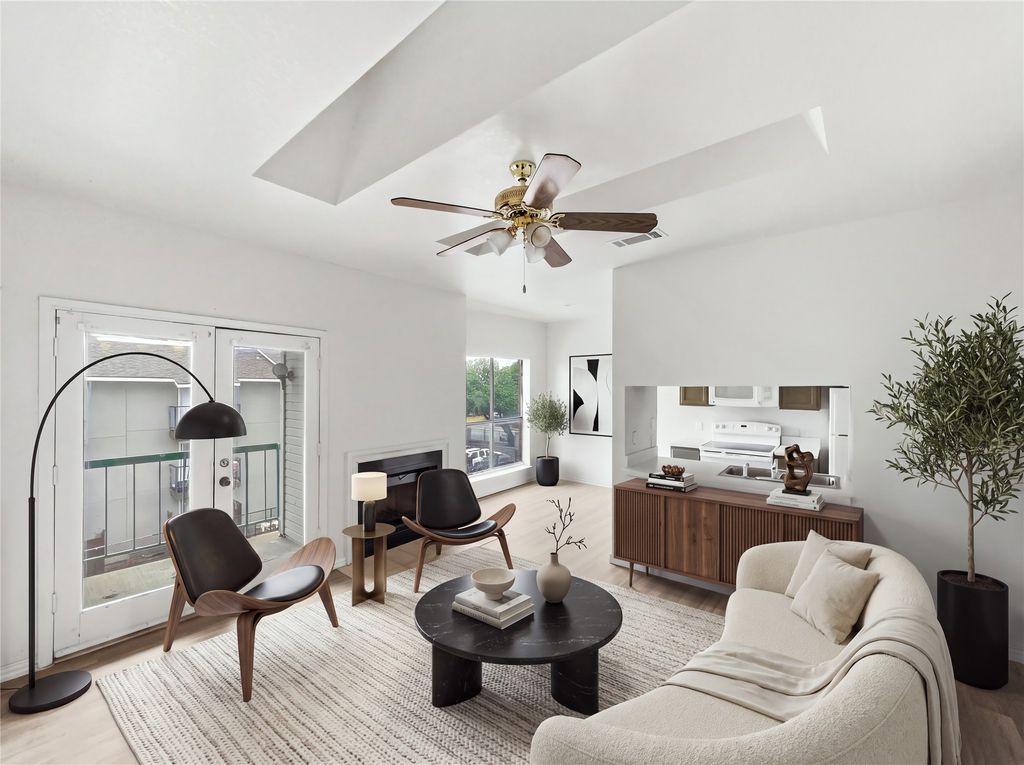 7126 Holly Hill Drive 304, Dallas, TX 75231