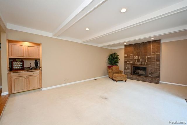 1958 Chancery Drive, Troy, MI 48085