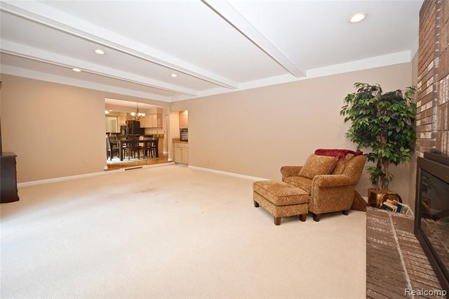1958 Chancery Drive, Troy, MI 48085
