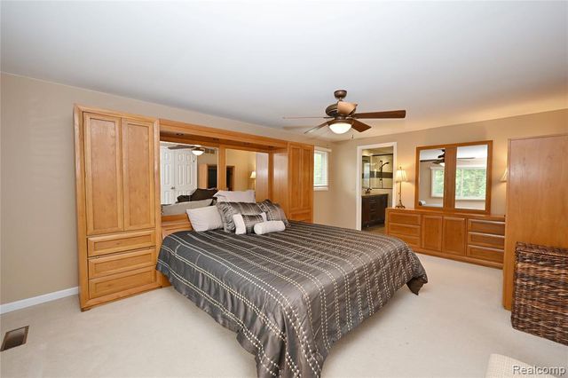 1958 Chancery Drive, Troy, MI 48085