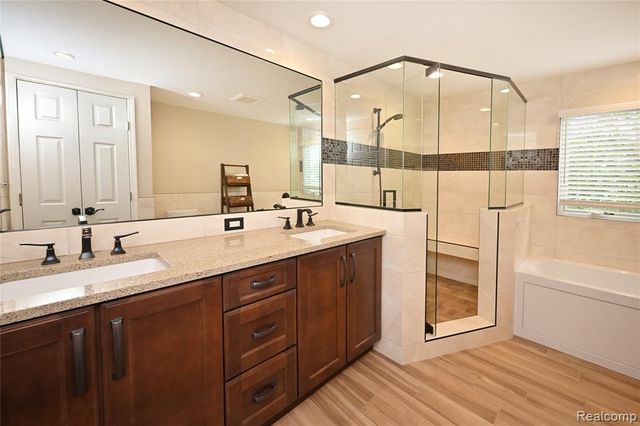 1958 Chancery Drive, Troy, MI 48085