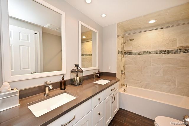 1958 Chancery Drive, Troy, MI 48085