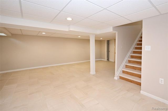1958 Chancery Drive, Troy, MI 48085