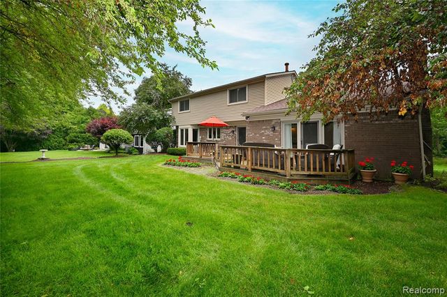 1958 Chancery Drive, Troy, MI 48085