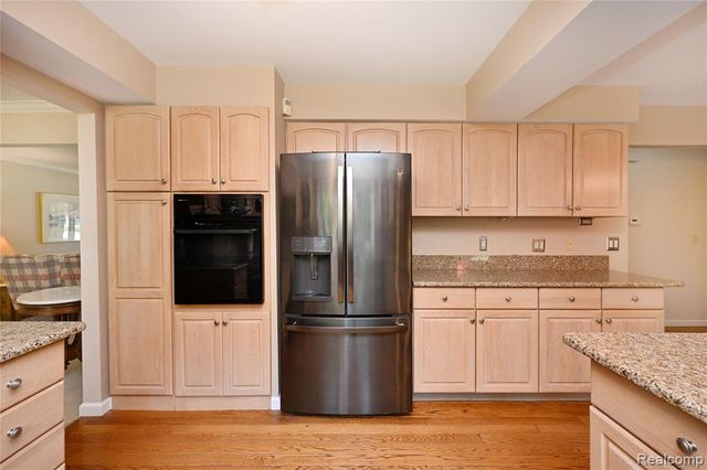 1958 Chancery Drive, Troy, MI 48085